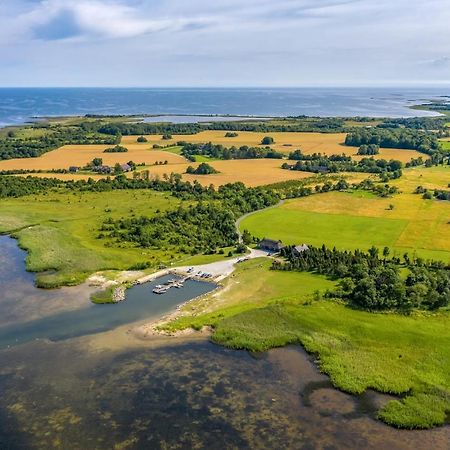 Mere Puhkemaja Kungla Esterno foto
