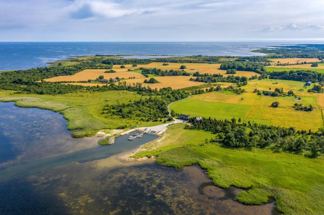 Mere Puhkemaja Kungla Esterno foto