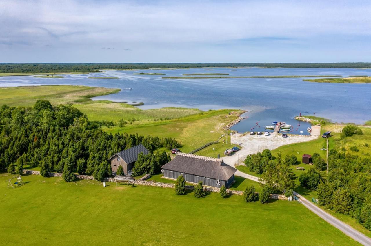 Mere Puhkemaja Kungla Esterno foto