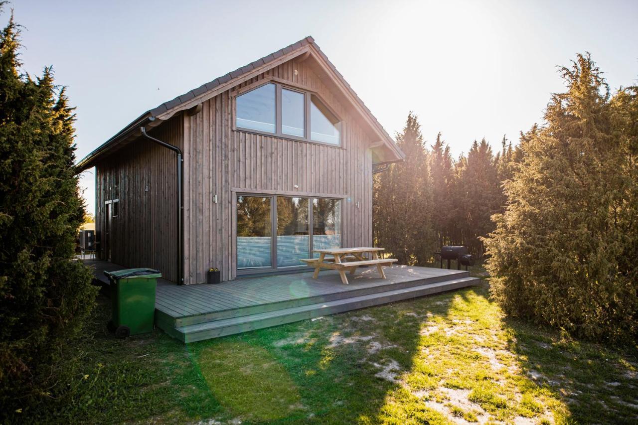 Mere Puhkemaja Kungla Esterno foto