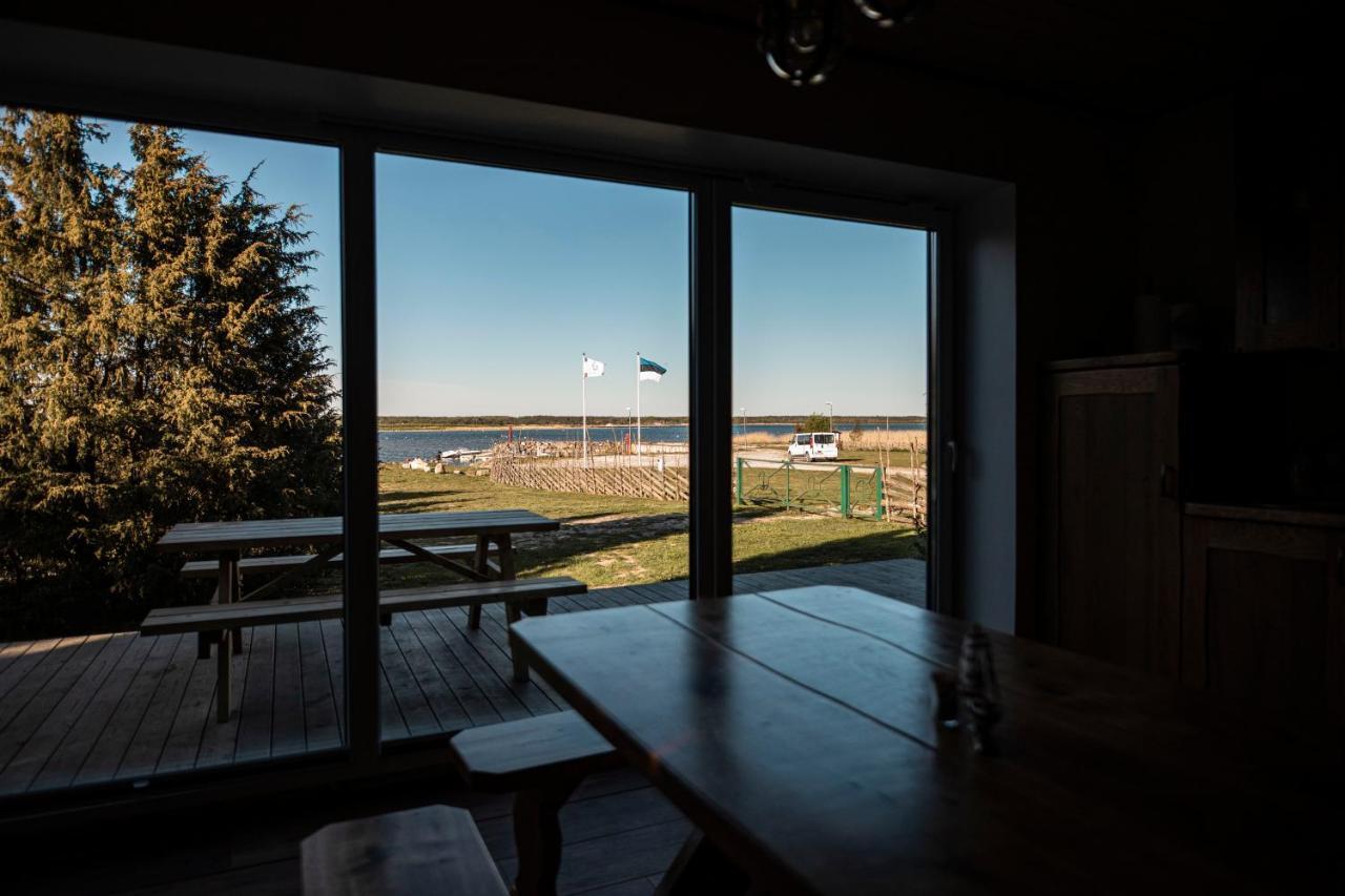 Mere Puhkemaja Kungla Esterno foto